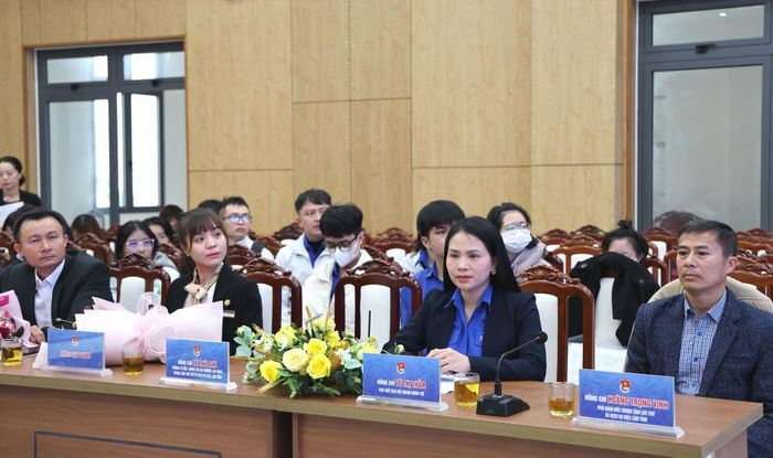 Đại diện các công ty tham dự tại Ngày hội tư vấn, giới thiệu việc làm