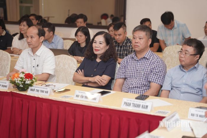Các đại biểu dự buổi tọa đàm.