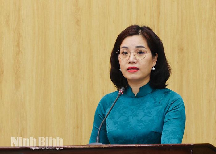 Thừa ủy quyền của Ban Thường vụ Tỉnh ủy, đồng chí Đinh Thị Phượng, Tỉnh ủy viên, Phó Trưởng Ban Tổ chức Tỉnh ủy công bố các Quyết định về tổ chức bộ máy và công tác cán bộ.