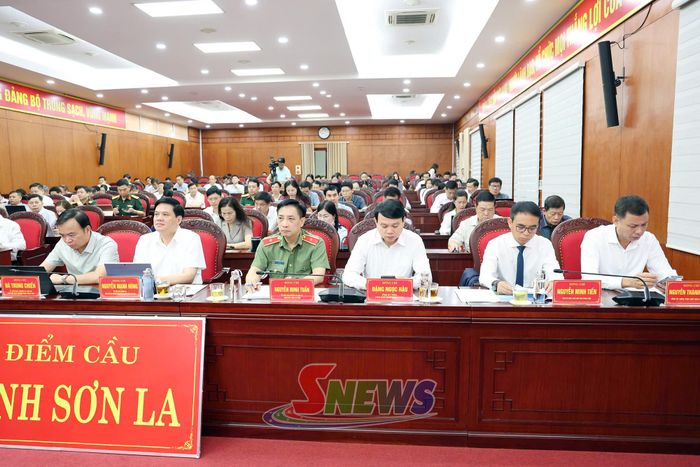 Các đại biểu dự hội nghị.