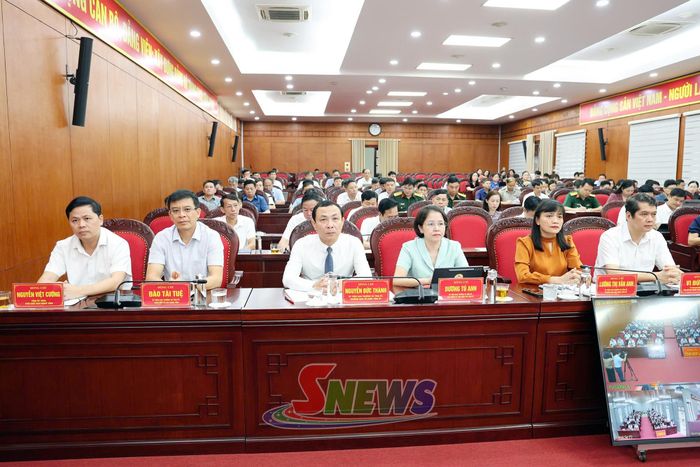 Các đại biểu dự hội nghị tại điểm cầu trung tâm tỉnh.