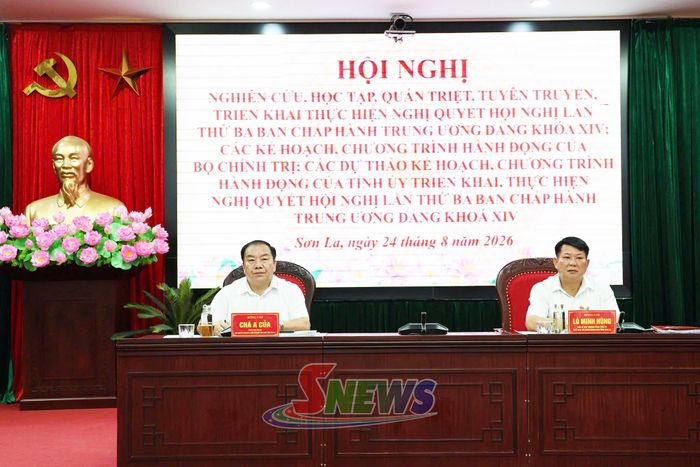 Các đồng chí trong Thường trực Tỉnh ủy chủ trì hội nghị.