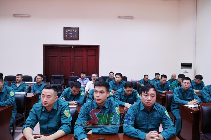 Cán bộ, chiến sĩ tự vệ các đơn vị dự khai mạc huấn luyện