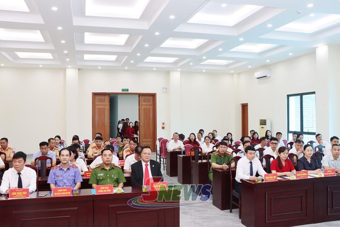 Các đại biểu dự Lễ công bố.