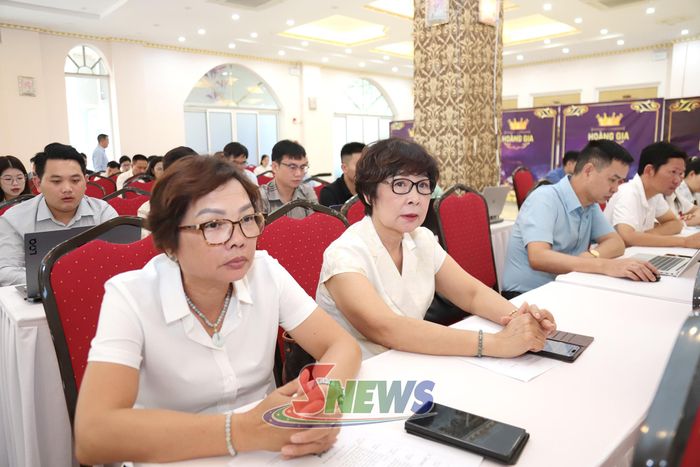 Các đại biểu dự hội nghị tập huấn.