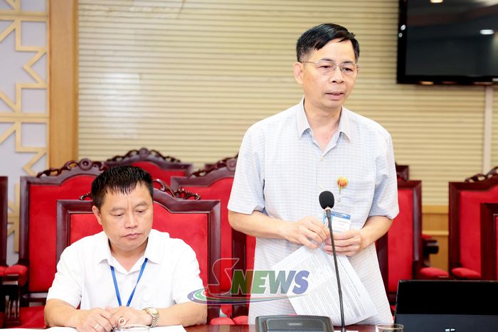Lãnh đạo Sở Ngoại vụ phát biểu tại cuộc họp.