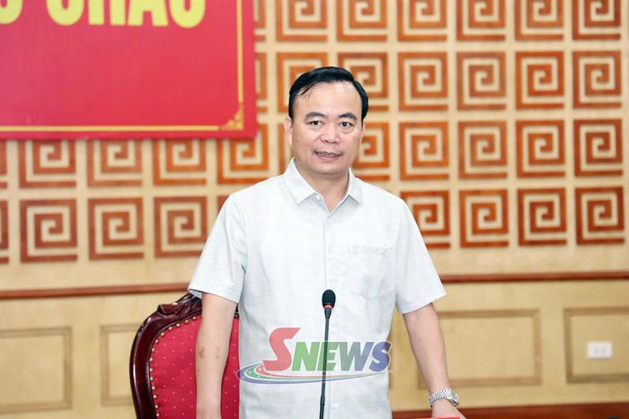 Đồng chí Hà Trung Chiến phát biểu chỉ đạo tại cuộc họp.