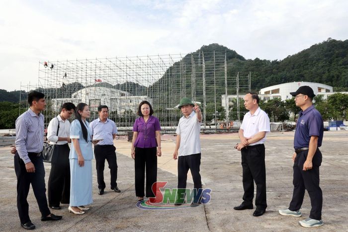 Đoàn công tác kiểm tra khu vực tổ chức các hoạt động văn hóa, thể thao, du lịch tại phường Mộc Châu.