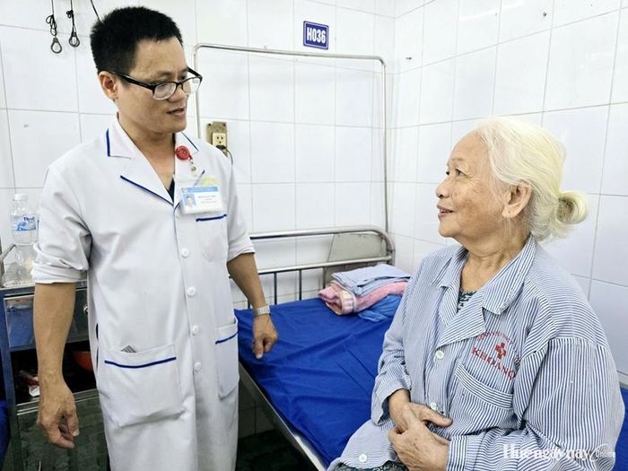 Tư vấn chế độ dinh dưỡng cho bệnh nhân cao tuổi 
