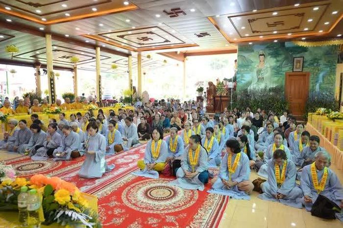 Phật tử dâng lời hoài niệm Vu lan