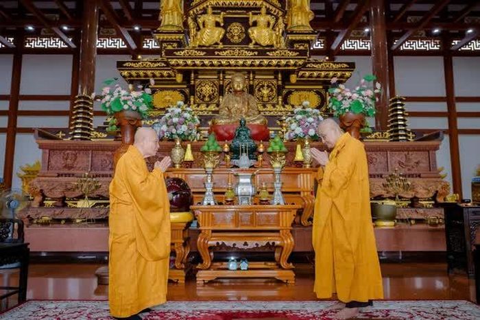 Nhị vị Hòa thượng đối thú Tự tứ