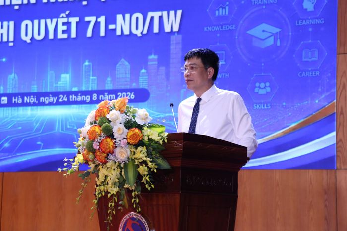 Thứ trưởng Bộ Xây dựng Phạm Minh Hà phát biểu chỉ đạo tại Hội nghị. 