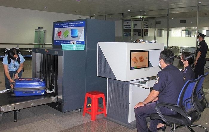 Soi chiếu là một trong những phương thức hỗ trợ quản lý rủi ro, giúp phát hiện các lô hàng có dấu hiệu nghi vấn.