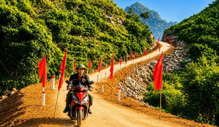 Tuyến đường vào Lân Nóng được hoàn thành ngày 17/8. Ảnh: Văn Đạt