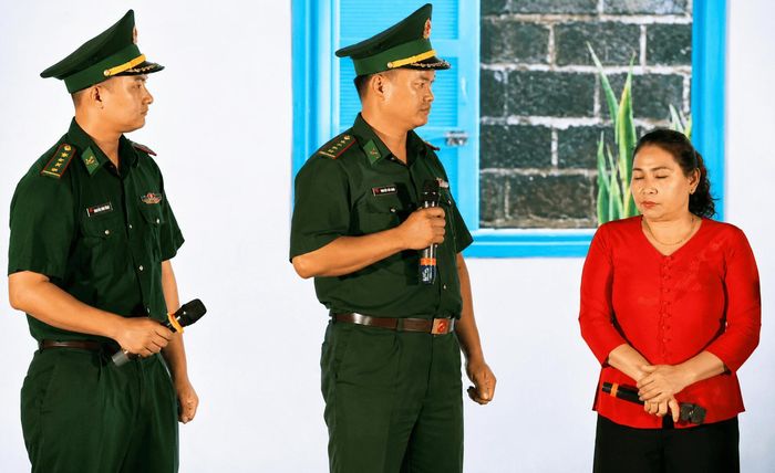 Tiểu phẩm "Tình quân dân" tại Chương trình Tuyên truyền, phổ biến, giáo dục pháp luật, vận động Nhân dân chấp hành pháp luật trên địa bàn tỉnh Gia Lai năm 2026. Ảnh: Hoàng Hương