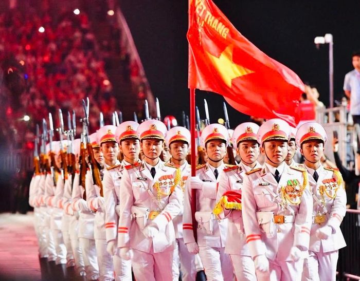 Lực lượng tiêu binh danh dự và tổ chức lễ thượng cờ trong chương trình