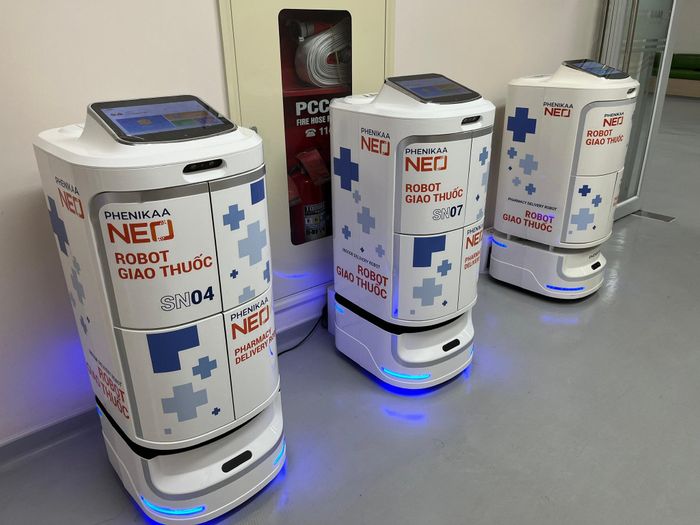 Robot giao thuốc trong bệnh viện do Neo Robotics phát triển