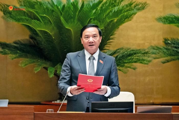 Phó Chủ tịch Quốc hội Nguyễn Khắc Định điều hành phiên họp. Ảnh: Quang Khánh