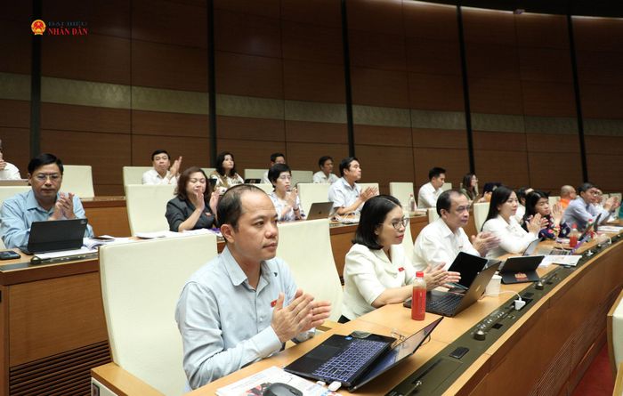 Các đại biểu tham dự phiên họp. Ảnh: Khánh Duy