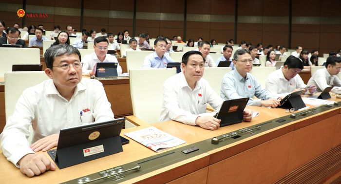Các đại biểu tham dự phiên họp. Ảnh: Khánh Duy