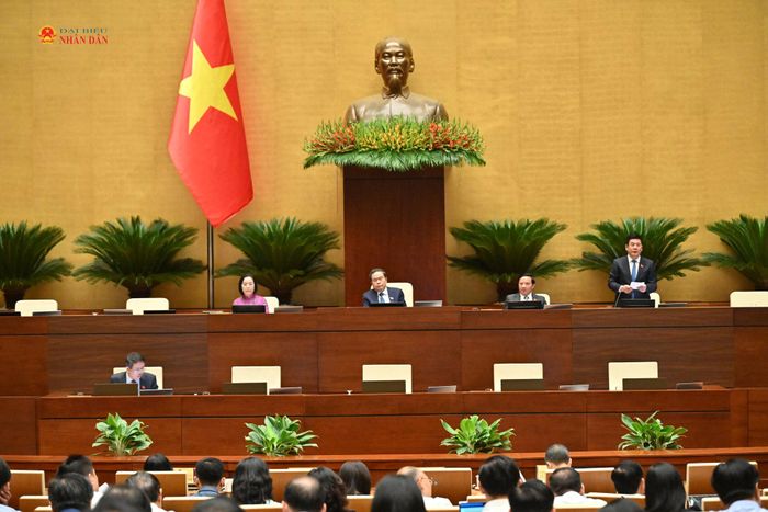 Chủ tịch Quốc hội Trần Thanh Mẫn chủ trì, Phó Chủ tịch Quốc hội Nguyễn Hồng Diên điều hành phiên họp. Ảnh: Quang Khánh