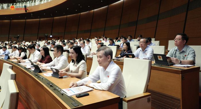 Các đại biểu tham dự phiên họp. Ảnh: Khánh Duy