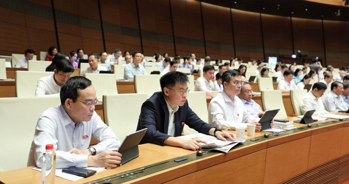 Các đại biểu tham dự phiên họp. Ảnh: Khánh Duy