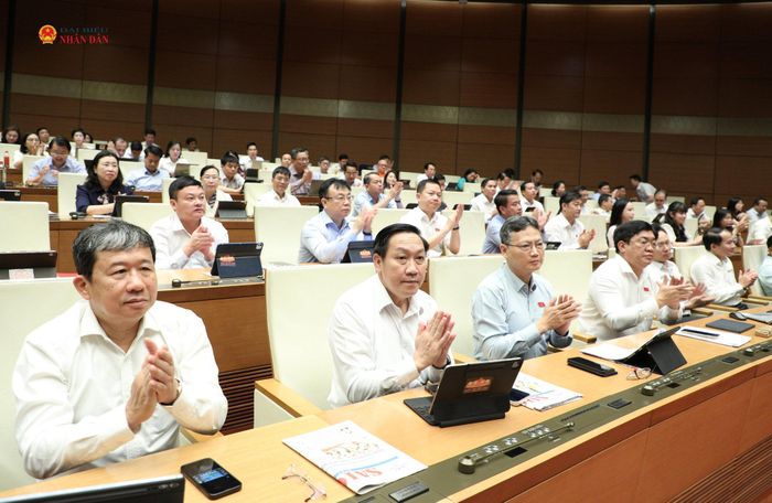 Các đại biểu tham dự phiên họp. Ảnh: Khánh Duy
