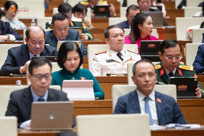 Các đại biểu tham dự phiên họp. Ảnh: Phạm Thắng