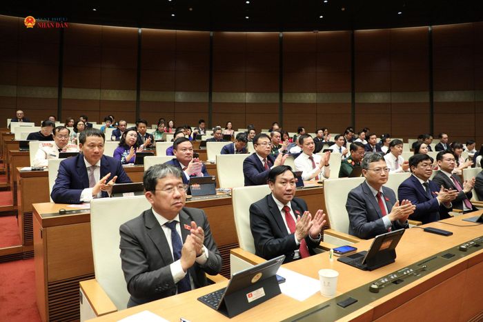 Các đại biểu tham dự phiên họp. Ảnh: Khánh Duy