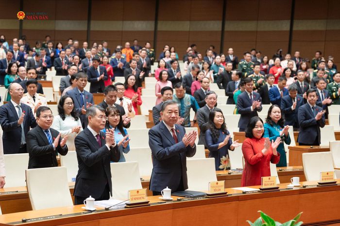 Tổng Bí thư, Chủ tịch nước Tô Lâm; Thủ tướng Chính phủ Lê Minh Hưng và các đại biểu dự phiên bế mạc. Ảnh: Phạm Thắng