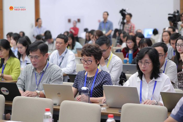 Các phóng viên, nhà báo tham dự Họp báo. Ảnh: Hồ Long
