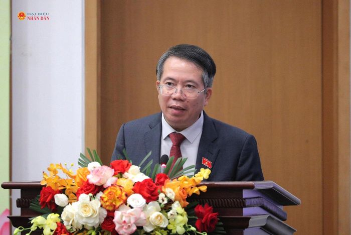 Phó Chủ nhiệm Văn phòng Quốc hội Nguyễn Văn Hiển thông tin tóm tắt về kết quả Kỳ họp không thường lệ thứ Nhất. Ảnh: Hồ Long