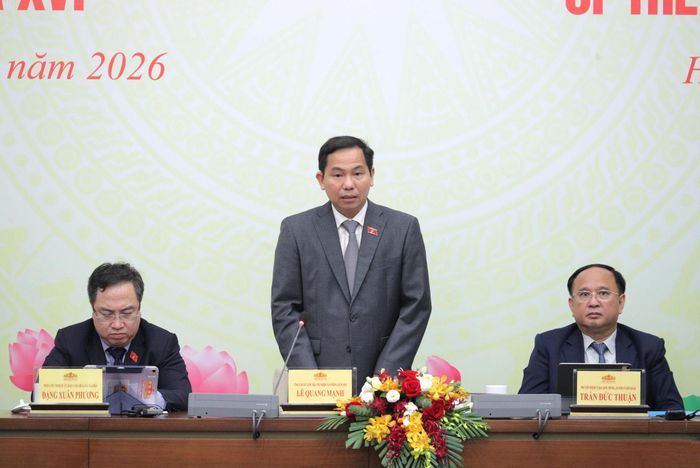 Tổng Thư ký Quốc hội, Chủ nhiệm Văn phòng Quốc hội Lê Quang Mạnh phát biểu khai mạc họp báo. Ảnh: Hồ Long