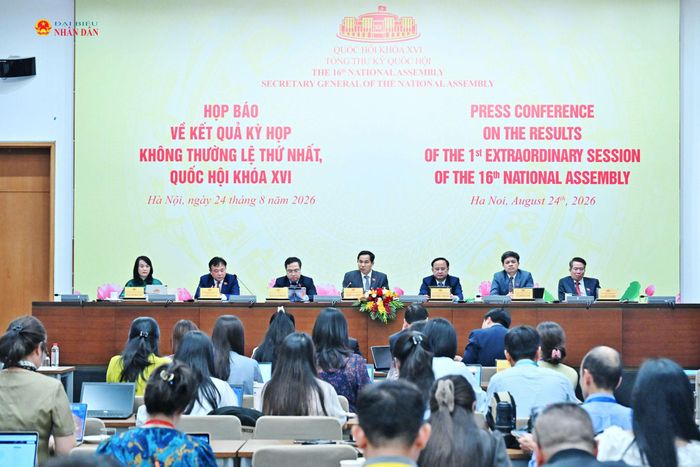 Tổng Thư ký Quốc hội, Chủ nhiệm Văn phòng Quốc hội Lê Quang Mạnh chủ trì Họp báo về kết quả Kỳ họp không thường lệ thứ Nhất. Ảnh: Quang Khánh