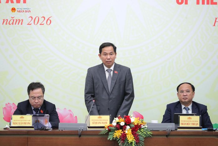 Tổng Thư ký Quốc hội, Chủ nhiệm Văn phòng Quốc hội Lê Quang Mạnh phát biểu tại Họp báo. Ảnh: Hồ Long