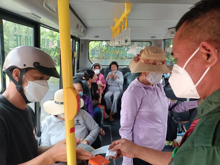 Theo những hành khách đi xe buýt, khi lựa chọn loại hình vận tải công cộng này, giúp họ đi an toàn và tiết kiệm