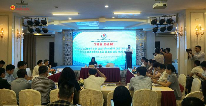 Quang cảnh tọa đàm