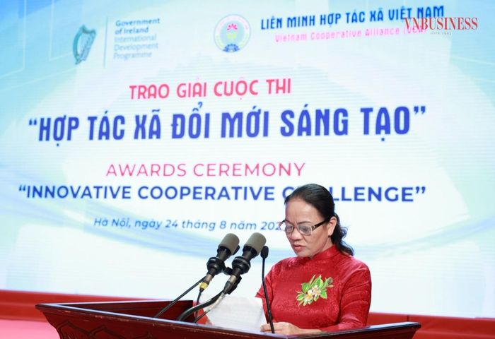 Bà Đào Thanh Hảo, Giám đốc HTX chè Hảo Đạt (tỉnh Thái Nguyên) phát biểu.