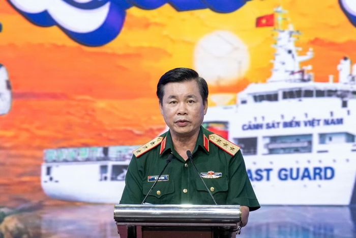 Thượng tướng Đỗ Xuân Tụng, Phó Chủ nhiệm Tổng cục Chính trị, Quân đội nhân dân Việt Nam phát biểu tại chương trình.