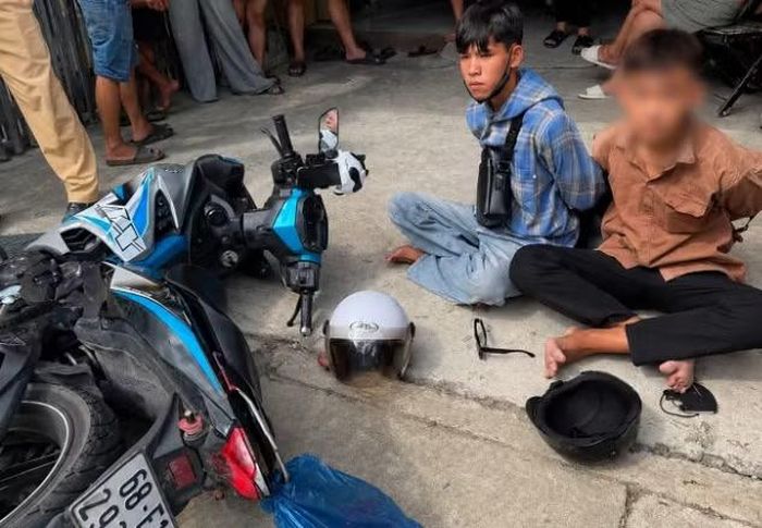 2 đối tượng bị khống chế, bắt giữ trên tuyến QL1A (địa bàn xã Bình Sơn).