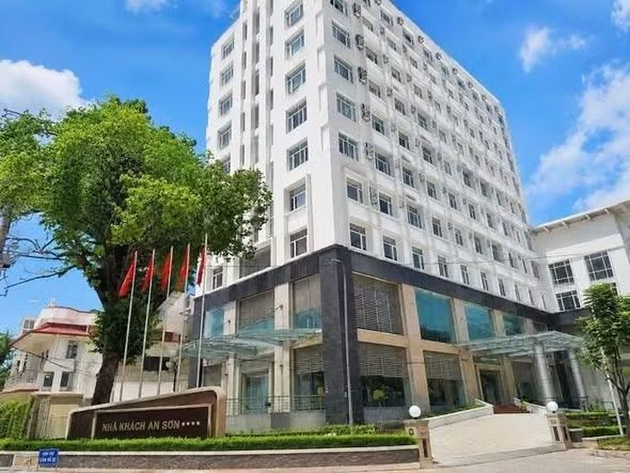Công an tỉnh Lạng Sơn mở cửa Nhà khách đón người dân bị ảnh hưởng bởi mưa lũ.