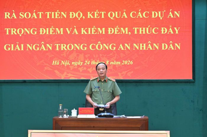 Thứ trưởng Đặng Hồng Đức chủ trì hội nghị.