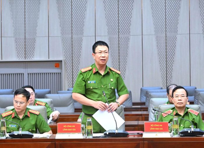 Các đại biểu phát biểu tại hội nghị.