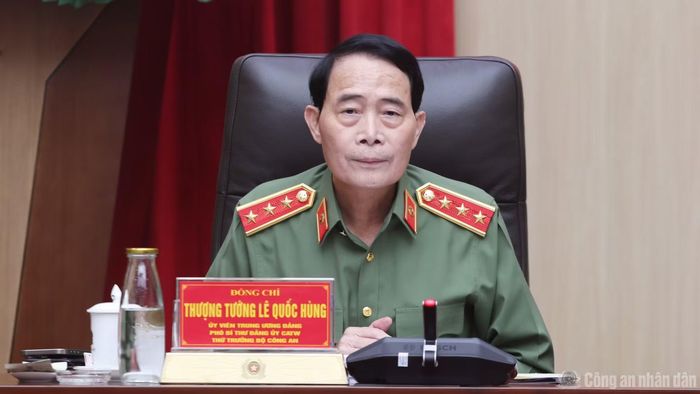 Thứ trưởng Lê Quốc Hùng điều hành phiên tham luận.