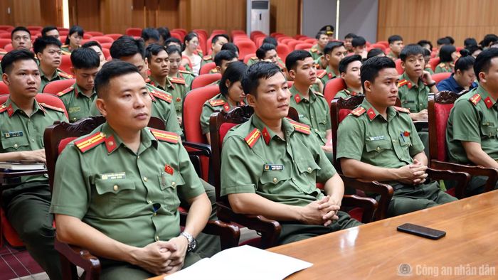 Lớp bồi dưỡng thu hút sự tham dự của đại diện chỉ huy các đơn vị, Đoàn Thanh niên, Hội Phụ nữ và 100 học viên là cán bộ, chiến sĩ thuộc Bộ Tư lệnh Cảnh vệ.