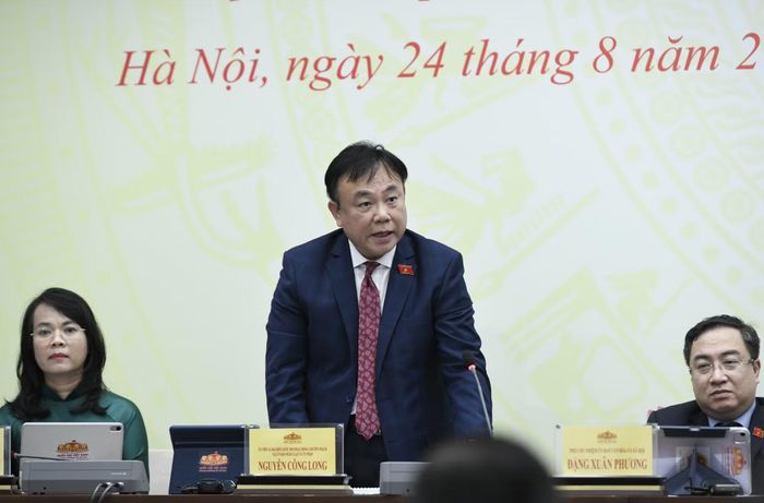 Đại biểu Quốc hội hoạt động chuyên trách tại Ủy ban Pháp luật và Tư pháp của Quốc hội Nguyễn Công Long trả lời câu hỏi của phóng viên.
