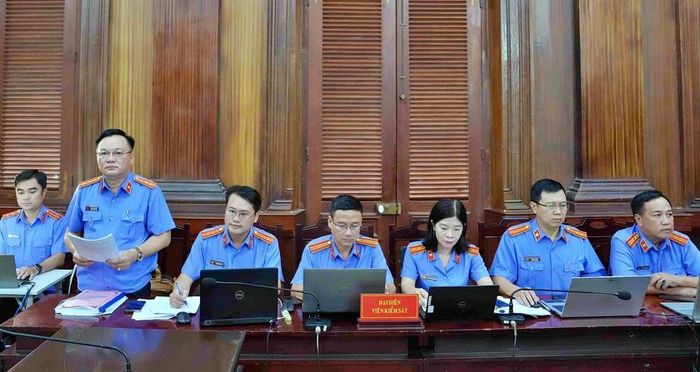 Đại diện Viện Kiểm sát nhân dân Thành phố Hồ Chí Minh giữ quyền công tố tại tòa.