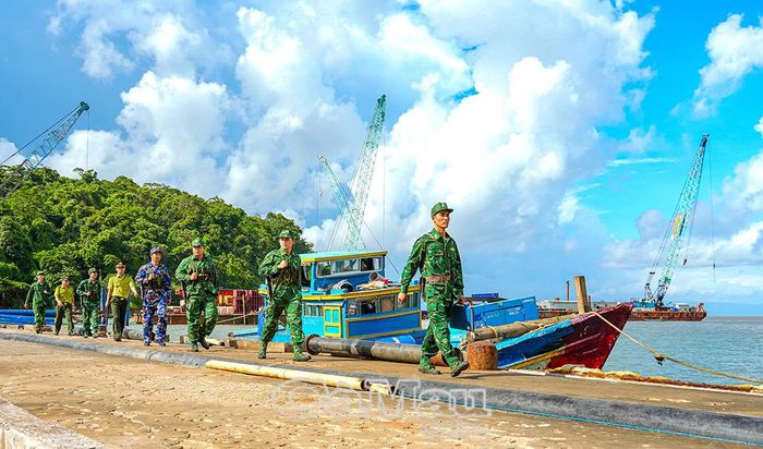 Cán bộ, chiến sĩ BĐBP Cà Mau luôn phát huy tinh thần trách nhiệm, ra sức bảo vệ chủ quyền an ninh biên giới, bảo vệ nền tảng tư tưởng của Đảng vững chắc.