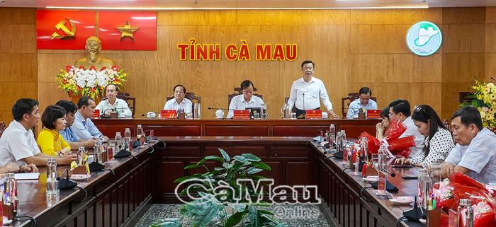 Đồng chí Hồ Trung Việt, Trưởng Ban Tuyên giáo Tỉnh uỷ, phát biểu tiếp thu ý kiến chỉ đạo của đồng chí Phó Bí thư Thường trực Tỉnh uỷ.